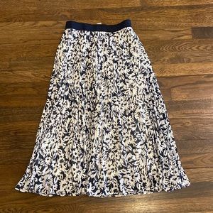 H&M floral pleated chiffon skirt